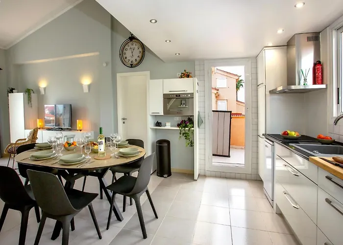 Clemenvillas I By Interhome